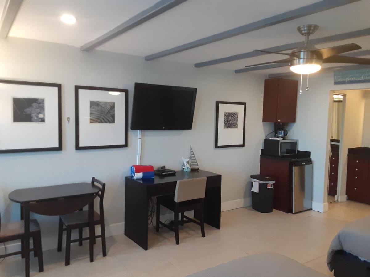 River Delight,Studio109, Beach & Pool Steps Away + Wifi رسكن المظهر الخارجي الصورة