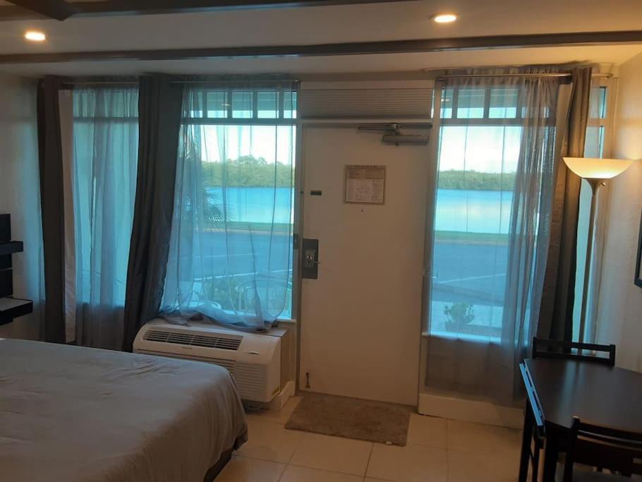 River Delight,Studio109, Beach & Pool Steps Away + Wifi رسكن المظهر الخارجي الصورة