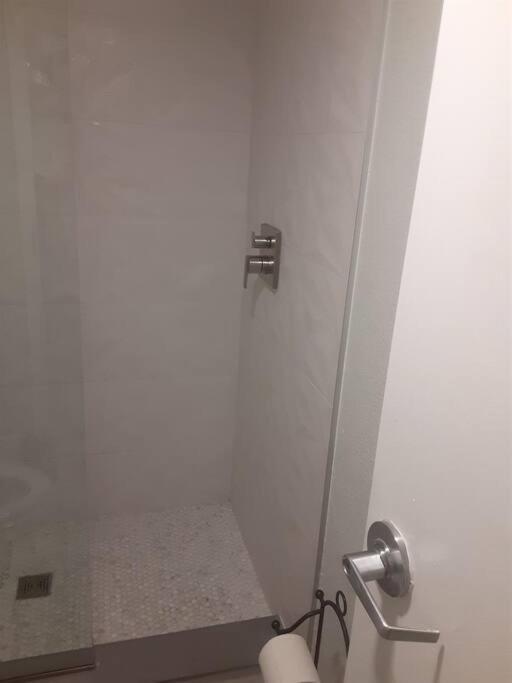 River Delight,Studio109, Beach & Pool Steps Away + Wifi رسكن المظهر الخارجي الصورة